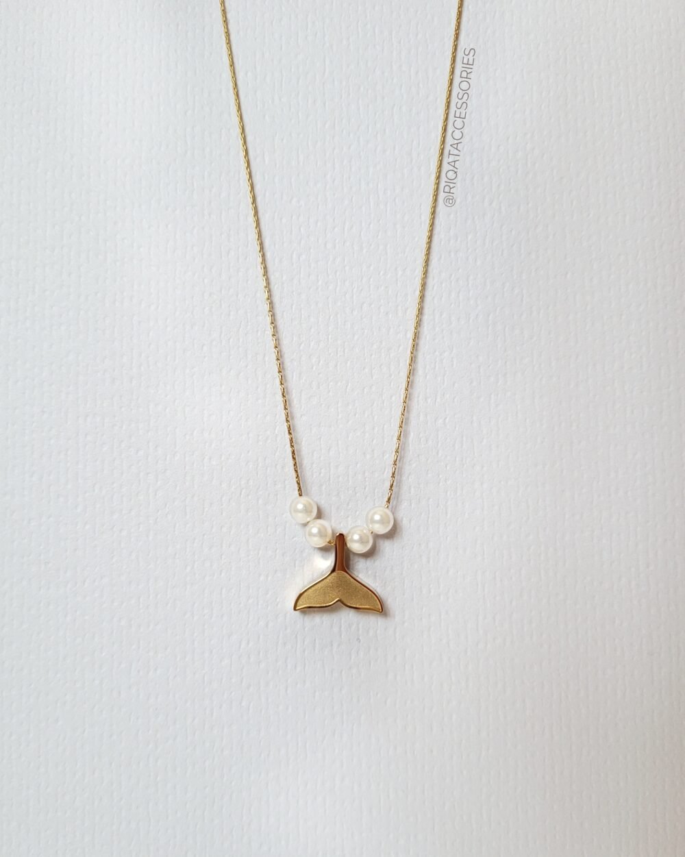Mermaid's Pearl Tail Necklace