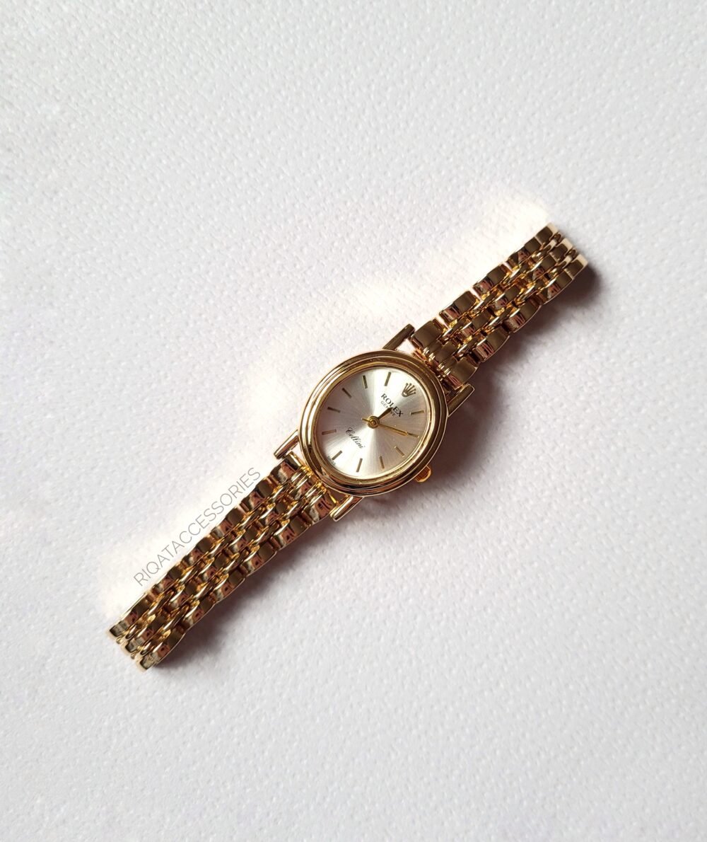 The Vintage Muse Oval Bracelet Watch