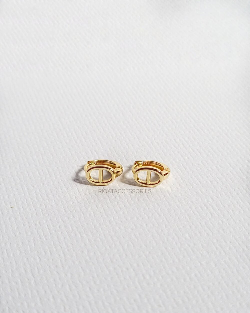 Oval Link Huggie Earrings
